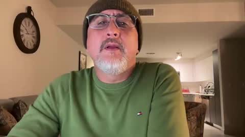 QS - INDEPENDENT MODEL online show from March 10, 3:12 am