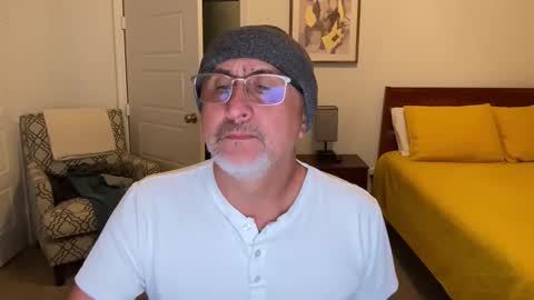 QS - INDEPENDENT MODEL online show from November 20, 4:12 am