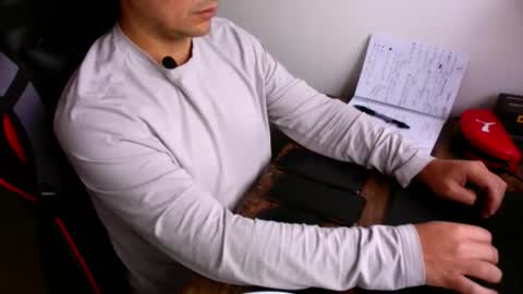 latino8484 online show from November 12, 9:04 am