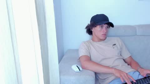Snapshot of laureent__ chatting on January 26, 6:58 pm Laureent online show from January 26, 6:58 pm