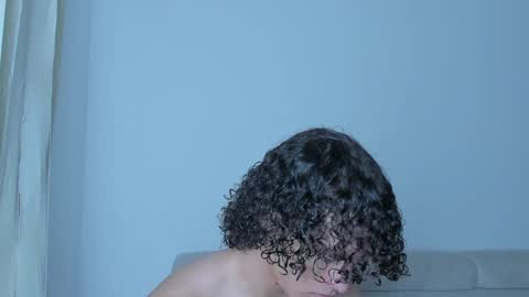 Snapshot of laureent__ chatting on February 8, 3:41 am Laureent online show from February 8, 3:41 am