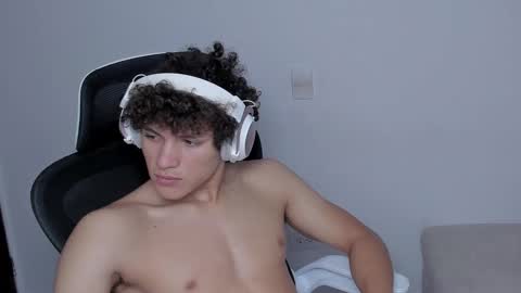 Laureent online show from October 30, 9:49 pm