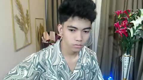 laurence_cuttieguyhere online show from March 26, 6:12 pm