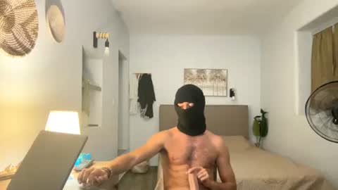 lazaroulis online show from September 8, 9:47 pm