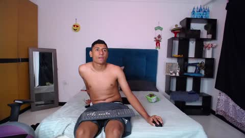 Snapshot of le_petit_princeb612 chatting on December 21, 3:14 am andres online show from December 21, 3:14 am