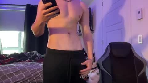 leandream19 online show from April 13, 4:18 pm