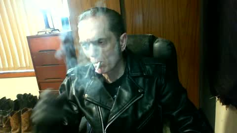 leathergreaser online show from June 30, 10:11 pm