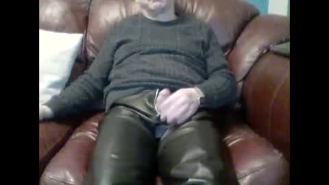 leatherpants68 online show from February 22, 7:59 pm