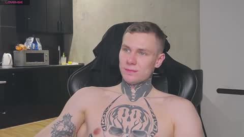 Snapshot of lechery_boy chatting on January 18, 6:43 pm Lechery boy online show from January 18, 6:43 pm