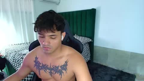  Lei  online show from February 9, 10:14 pm