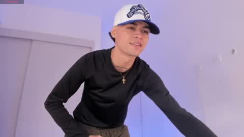 Lenner INDEPENDENT MODEL online show from December 2, 8:01 pm