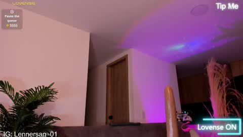 Snapshot of lennercollins_ chatting on March 4, 9:07 am Lenner INDEPENDENT MODEL online show from March 4, 9:07 am