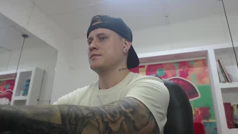 Yesid online show from February 18, 2:06 pm