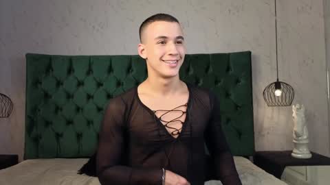 leo online show from December 8, 1:13 am