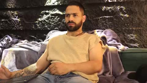 Leo  Diaz online show from December 3, 1:55 am