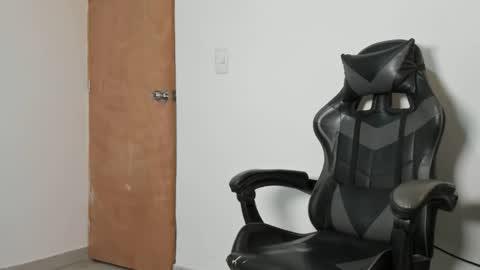 Leo Jones online show from February 28, 1:48 am