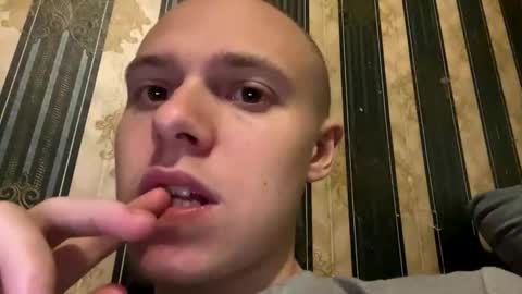 Snapshot of leo_timm chatting on September 11, 12:53 am leo_timm online show from September 11, 12:53 am