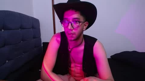 Leoh online show from October 29, 2:03 am