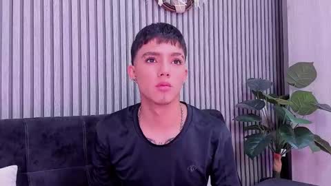 leohard_ online show from January 10, 12:31 pm