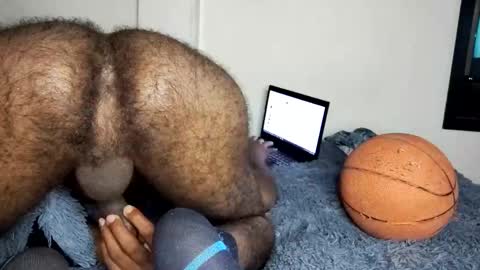 leo online show from November 30, 9:00 am