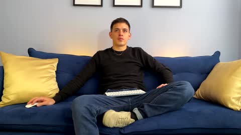 Snapshot of liam_enzho chatting on January 24, 3:55 pm Liam online show from January 24, 3:55 pm