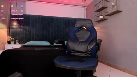 liam_es online show from February 25, 2:34 am