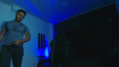 LIAM KLEIN online show from April 6, 11:11 am