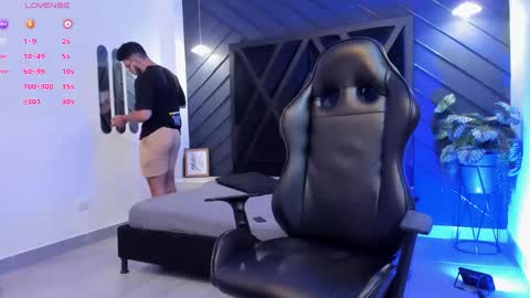 LIAM KLEIN online show from September 30, 11:36 am