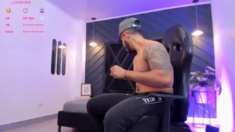 LIAM KLEIN online show from October 4, 12:10 pm