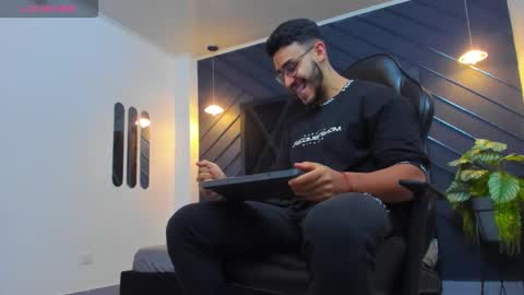 LIAM KLEIN online show from October 15, 11:18 am