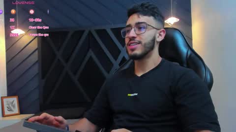 LIAM KLEIN online show from October 17, 11:36 am