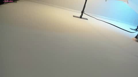 LIAM KLEIN online show from February 3, 11:20 am