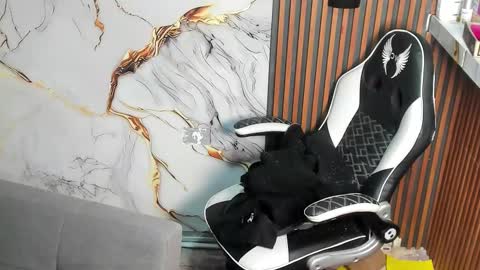 liam_masters online show from December 18, 10:39 pm