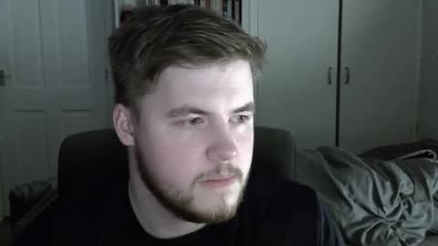 Snapshot of liamfoxx chatting on October 9, 1:21 am Liam Fox online show from October 9, 1:21 am