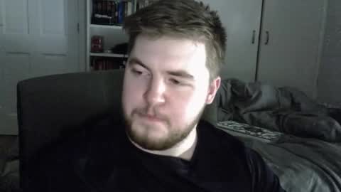 Snapshot of liamfoxx chatting on October 14, 11:56 pm Liam Fox online show from October 14, 11:56 pm