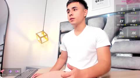 lianfox_ online show from March 16, 12:20 pm