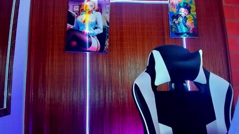 Daniel online show from February 6, 9:23 pm