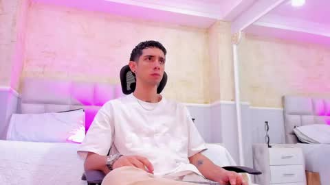 L I I A M online show from March 5, 4:24 am