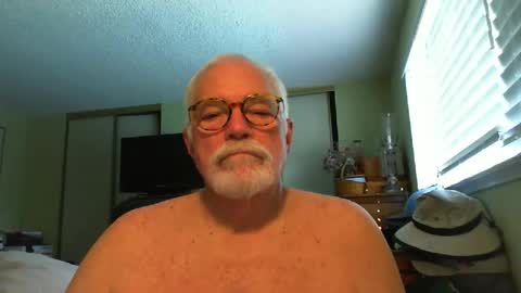 likeafinewine10 online show from March 17, 12:25 am