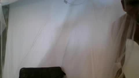 liketobewatch online show from February 3, 6:40 am