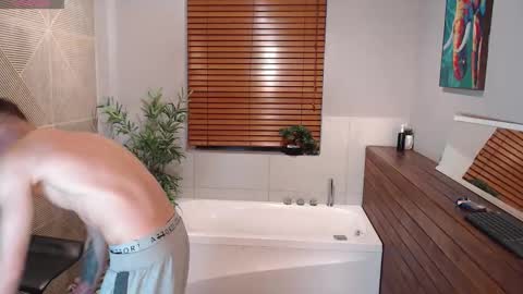 Lil James online show from November 24, 8:10 pm