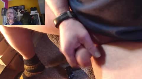 LittleDrummerBoy123 online show from February 4, 10:10 am