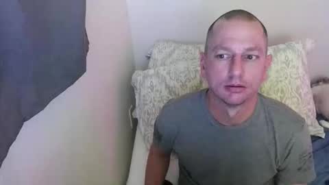 livinlife4now25 online show from December 19, 11:23 pm