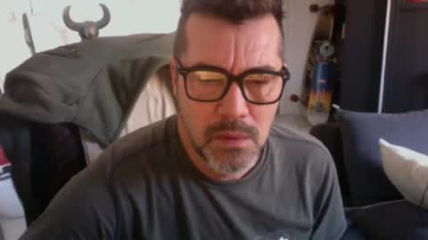 loanm online show from February 14, 9:15 am