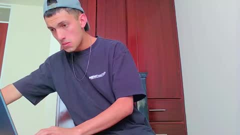 logaan_grey online show from November 3, 4:42 pm