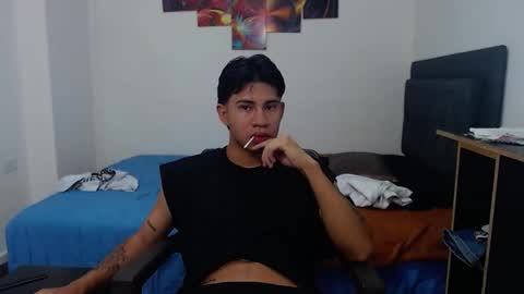 logannthh online show from October 31, 8:18 am