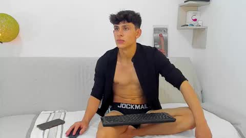 loganoficialx online show from October 18, 10:09 am