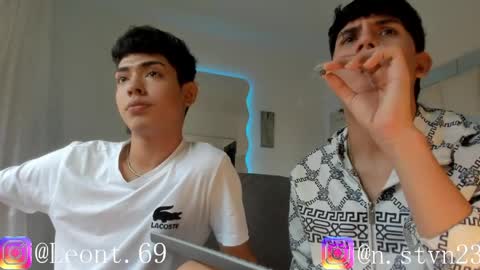 logantwink18 online show from April 1, 2:14 pm