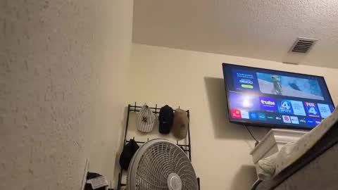 lokiiiii1998cubito online show from December 16, 12:45 pm