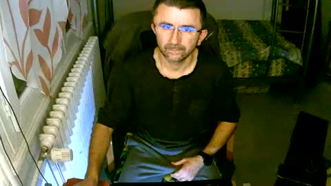 lokoum39 online show from December 6, 6:28 pm